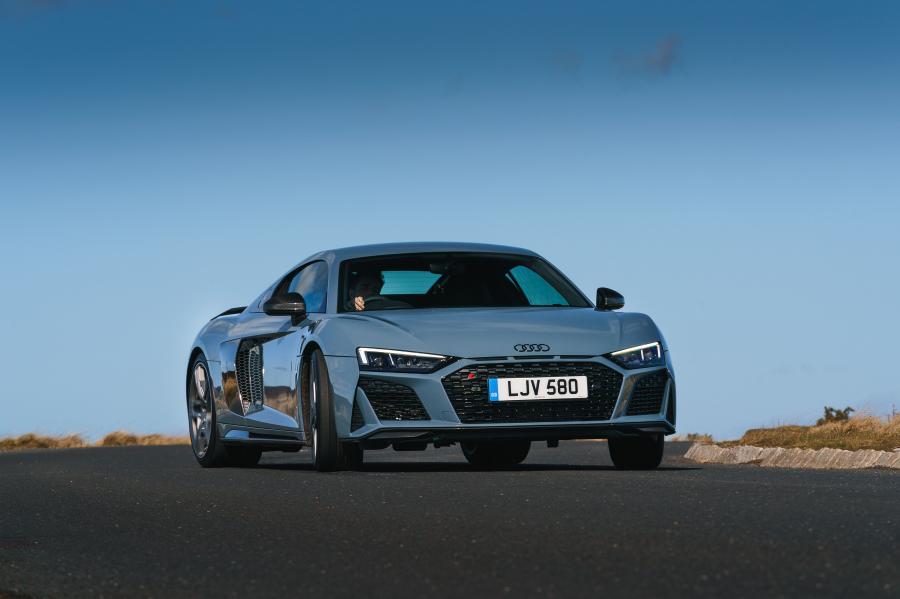  Audi R8 V10 Performance 2019 года  (UK) (фото 36 из 136)